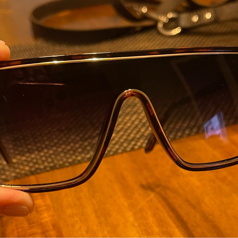 Quay nightfall sunglasses used